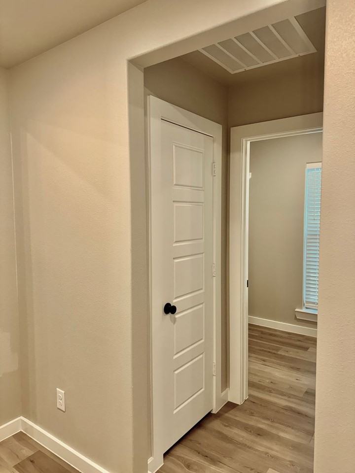 6926 9th St - Photo 4 of 41