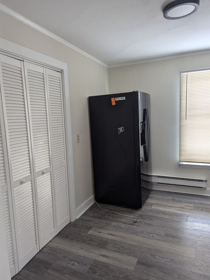 10 Village St Apt B - Photo 7 of 10