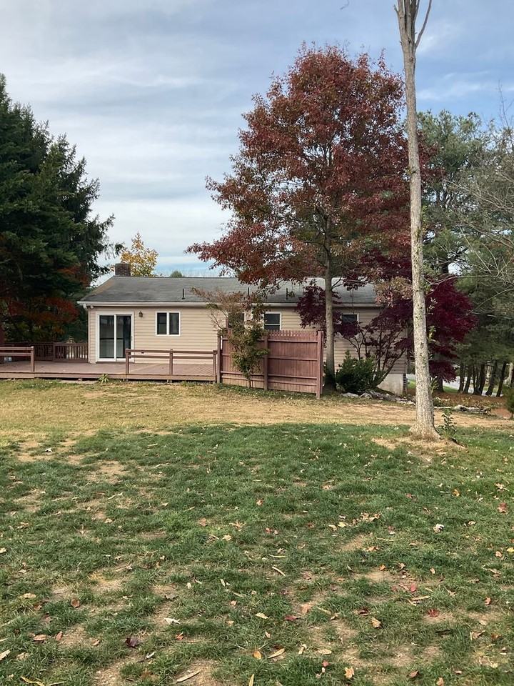 2264 Pine Rd - Photo 3 of 24