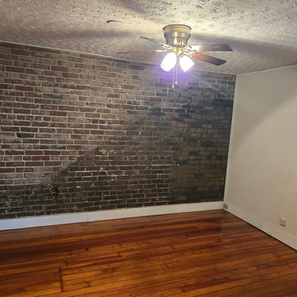 727 Deery St - Photo 3 of 9