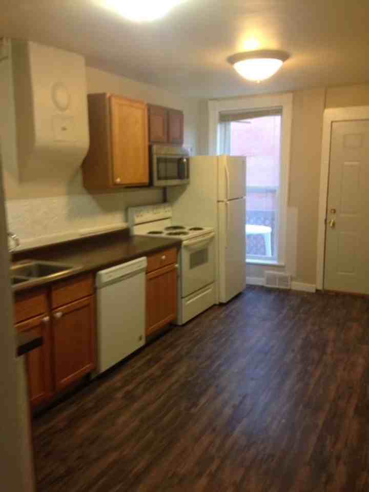 1428 1/2 E 3rd St - Photo 6 of 15