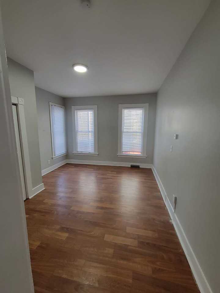 404 Edgewood Ave - Photo 2 of 11