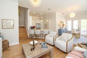 featured image of 453 8th Ave S #106