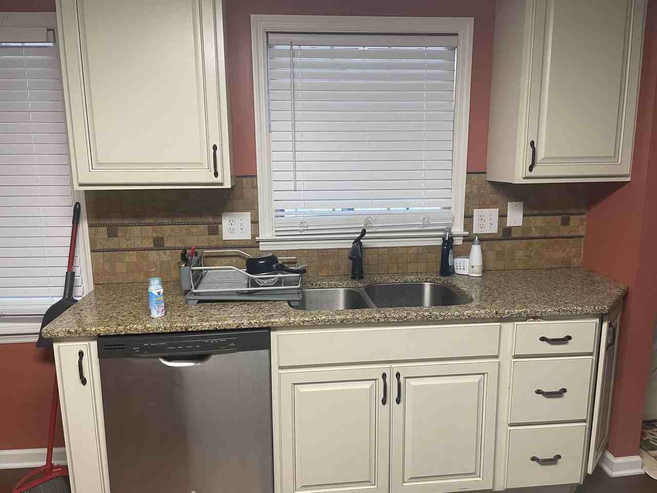 3413 Tanglewood Dr Sw - Photo 3 of 18