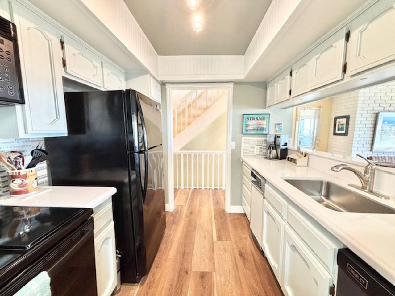 3949 Ocean Drive - Photo 7 of 24