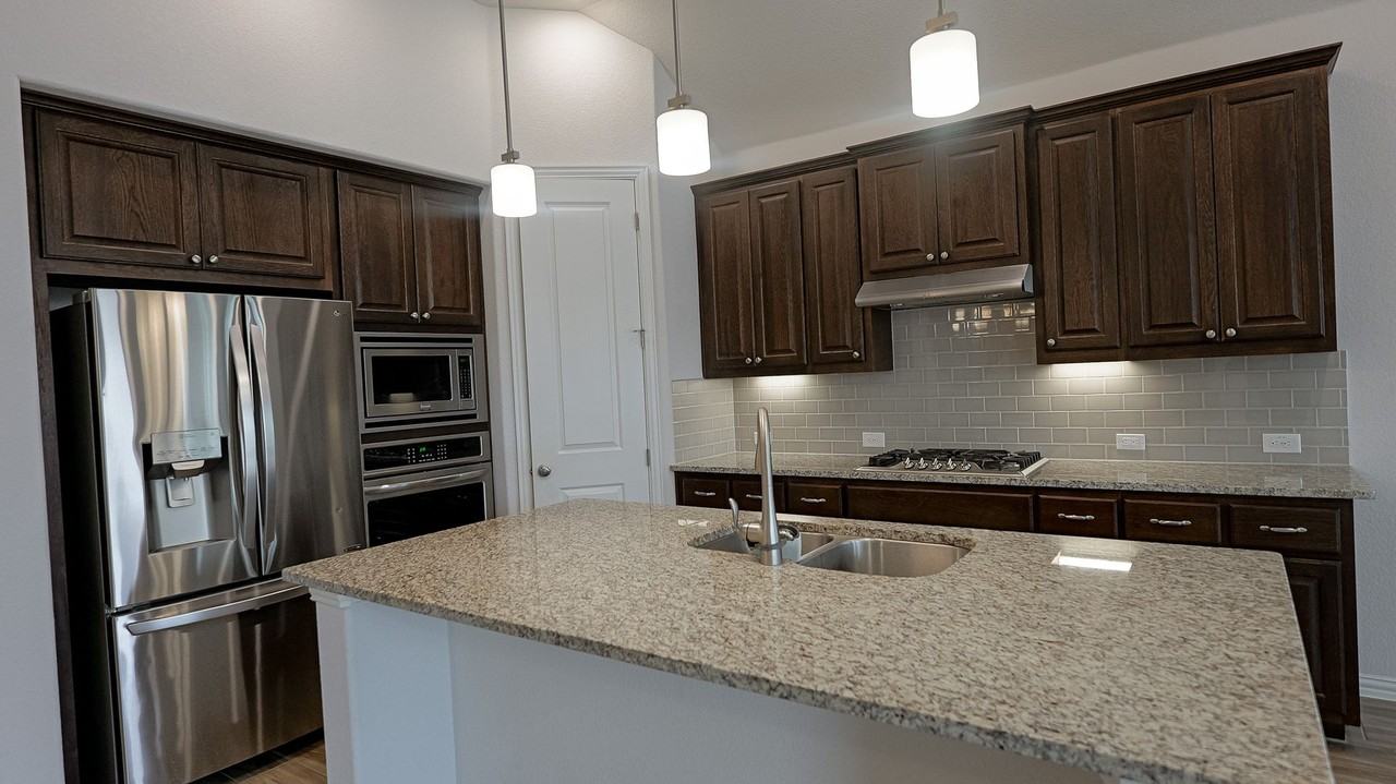 3478 De Soto Loop - Photo 7 of 35