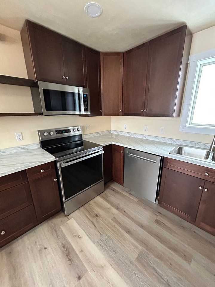 1242 Grizzly Trl - Photo 2 of 28