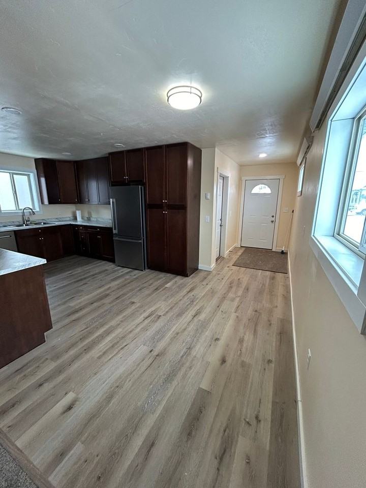 1242 Grizzly Trl - Photo 5 of 28