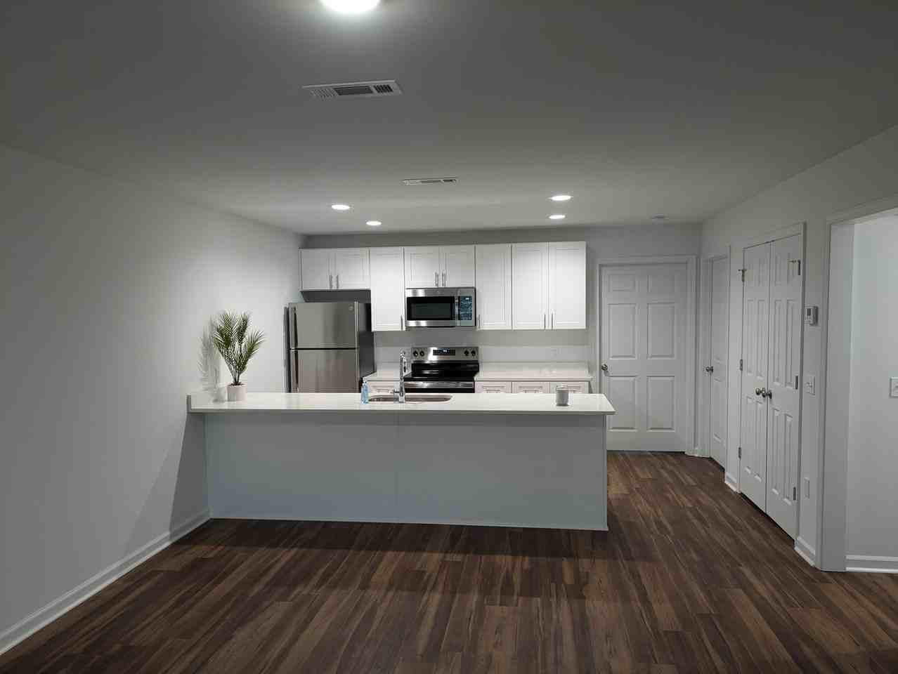 210 Charleston Dr - Photo 4 of 15
