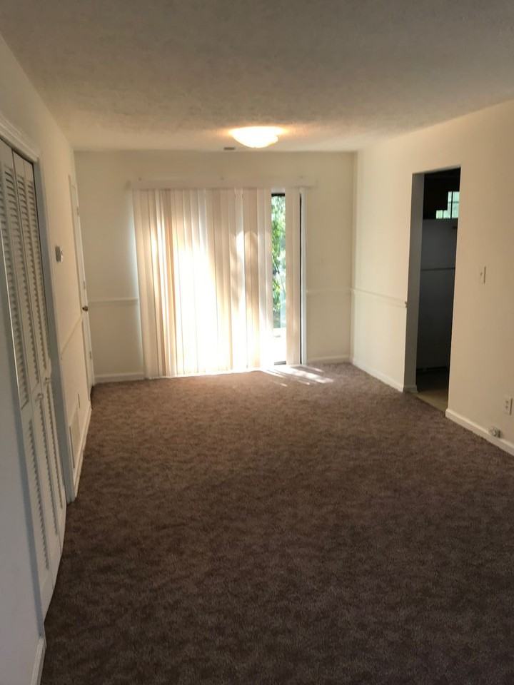 2093 Lenoa Ln - Photo 5 of 14