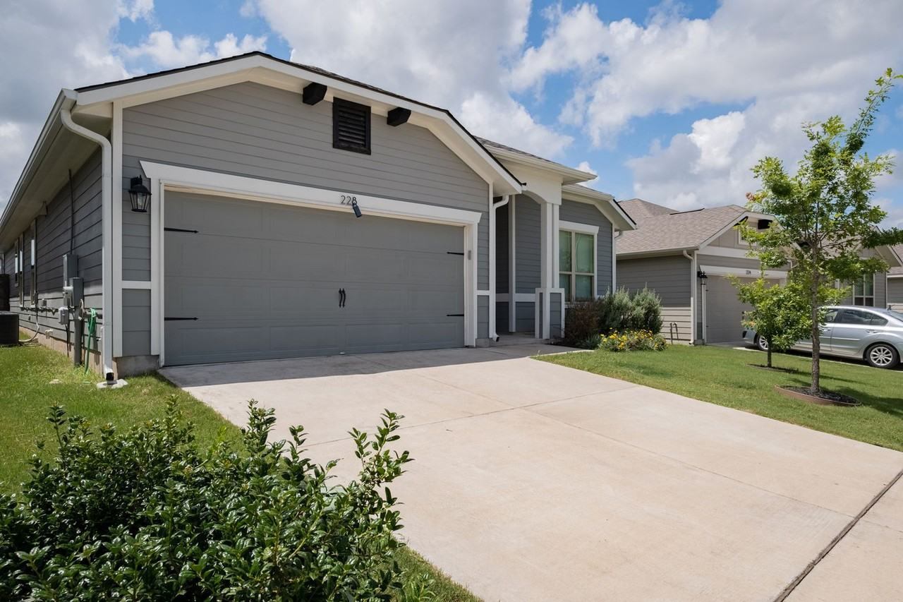 228 Trellis Blvd - Photo 3 of 27