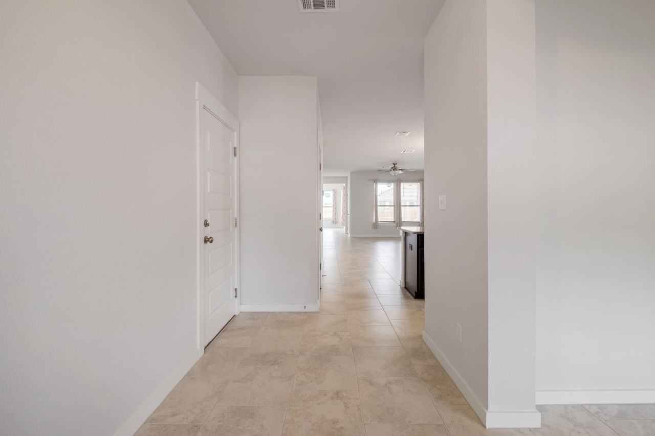 228 Trellis Blvd - Photo 4 of 27