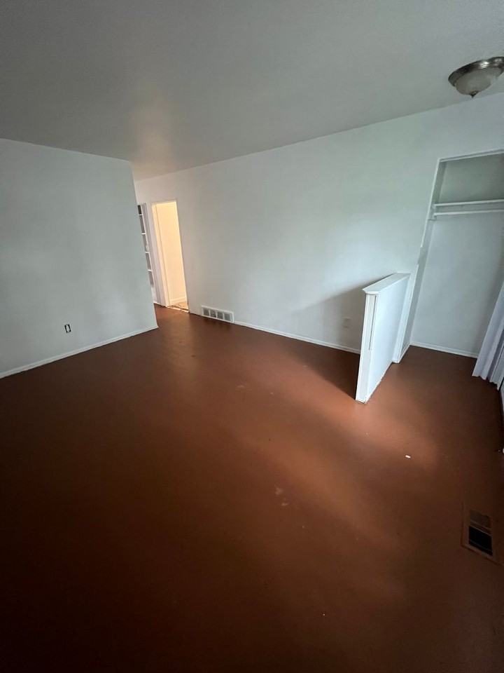 18500 Fenelon St - Photo 3 of 36