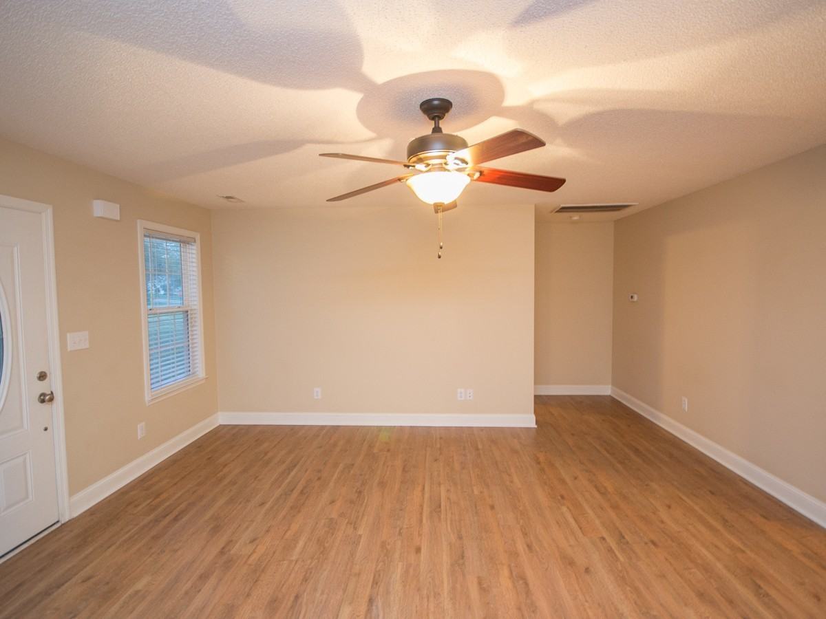 29347 Maddox St - Photo 3 of 19