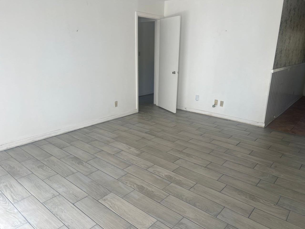 422 Azalea Rd - Photo 2 of 9