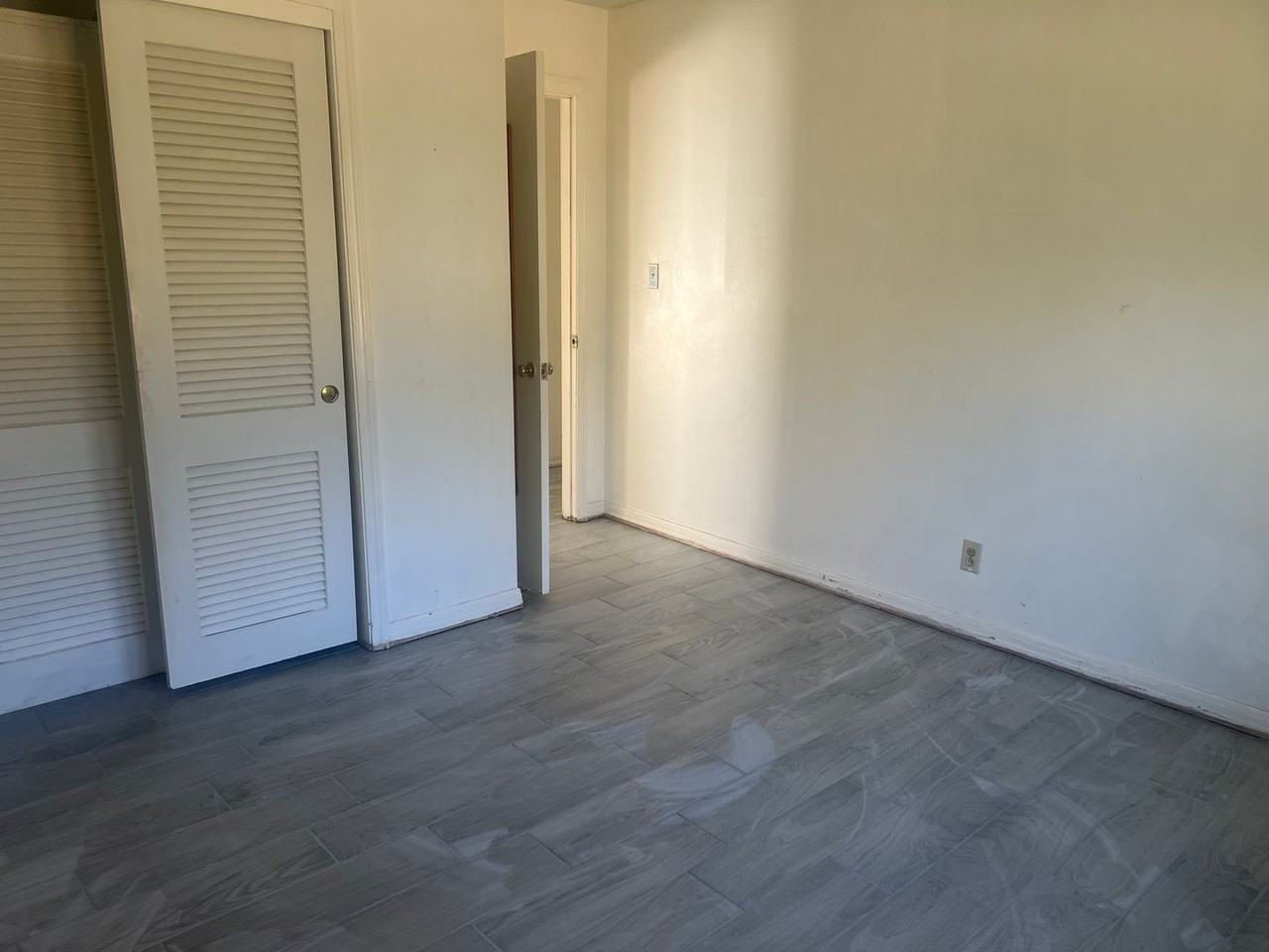 422 Azalea Rd - Photo 3 of 9