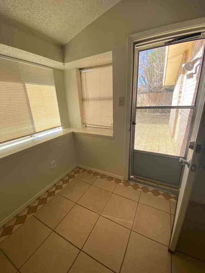 625 Sheryl Way - Photo 6 of 22