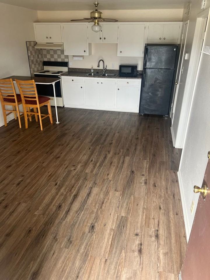 3727 Hazelwood St #03