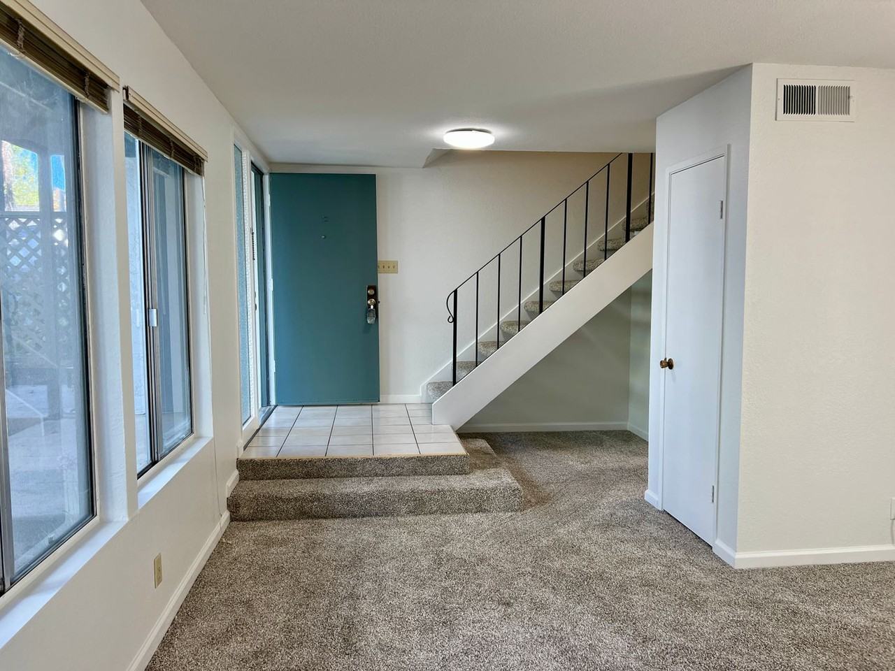 806 Magellan Ln - Photo 3 of 45