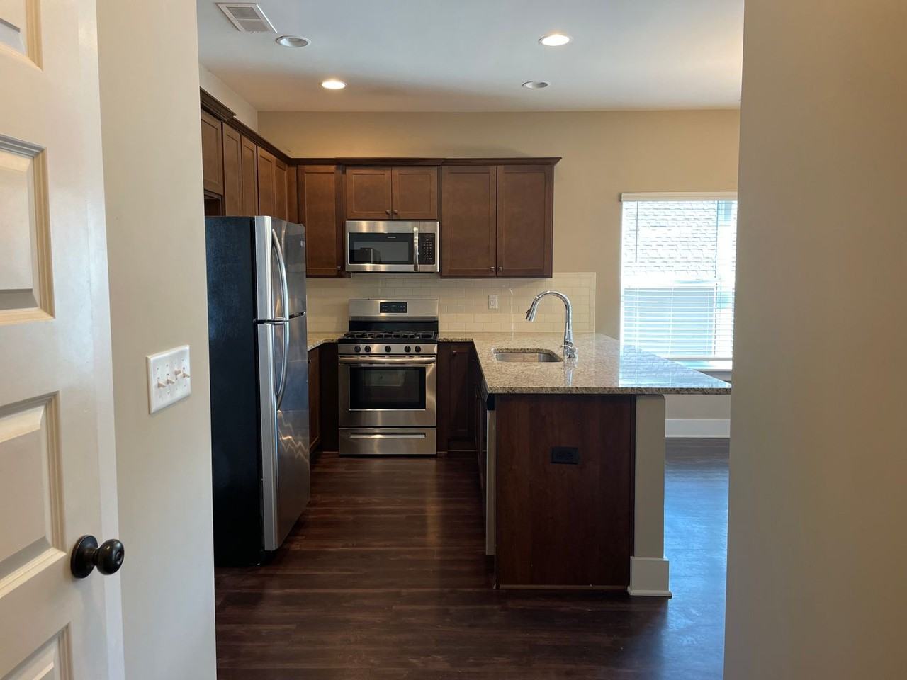 3998 Valley Mnr - Photo 7 of 35