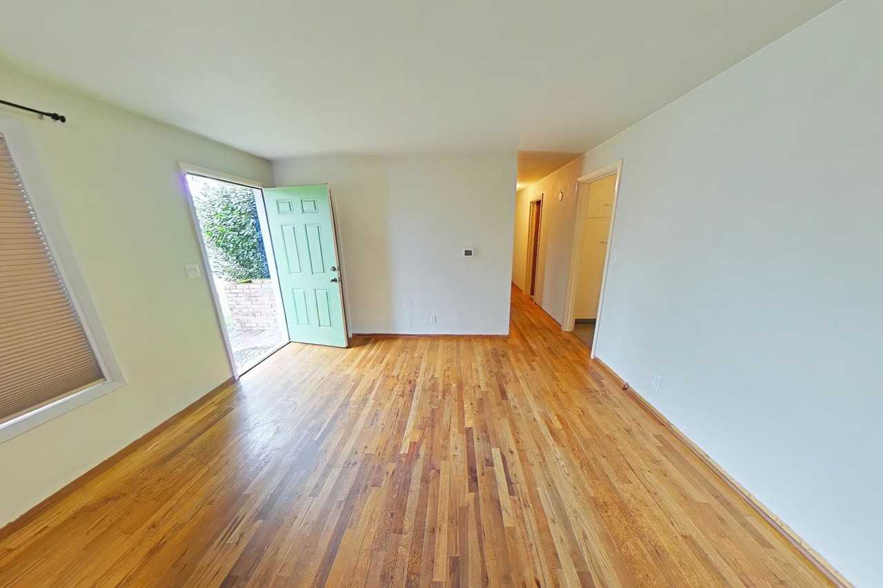 1120 Sw Timian St - Photo 2 of 10