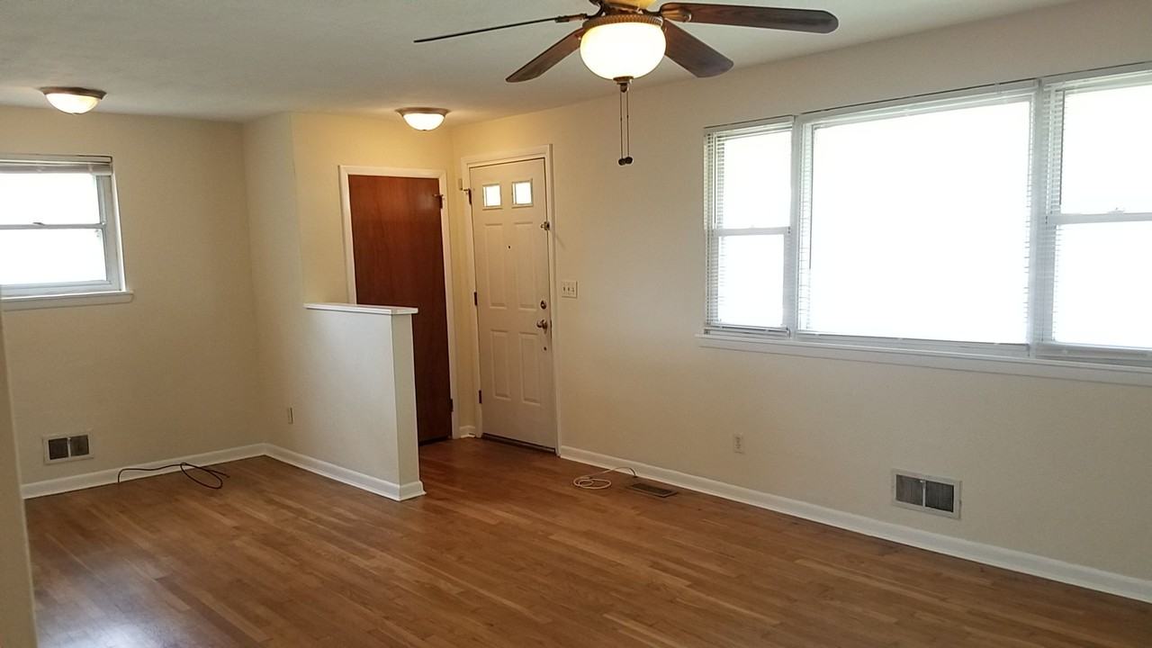 607 Ferry Rd - Photo 2 of 7