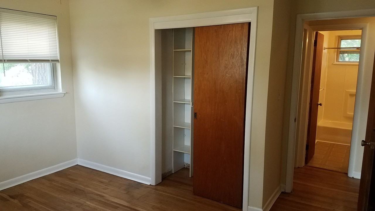 607 Ferry Rd - Photo 5 of 7