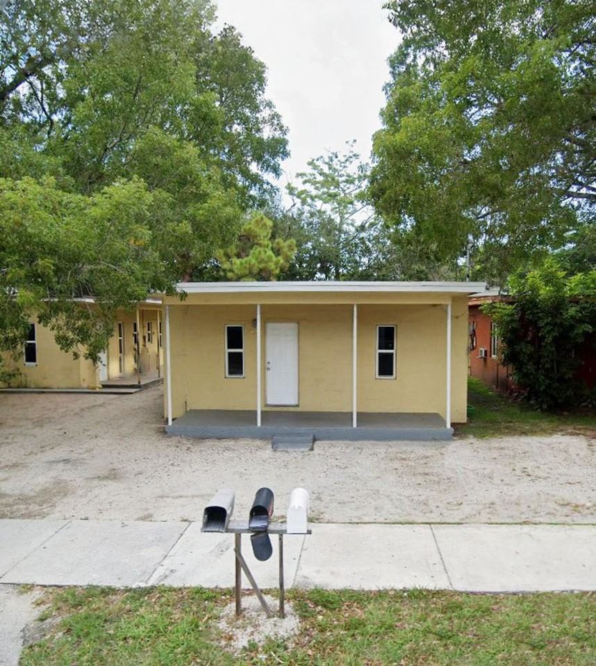 414 Nw 14th Ave - Photo 2 of 9