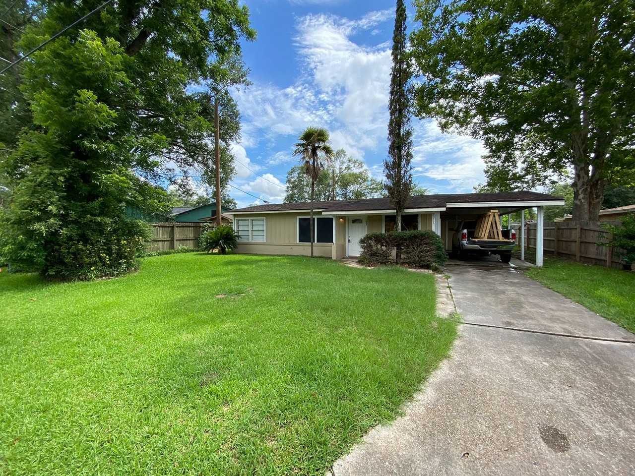 403 Bluebonnet Dr - Photo 2 of 22