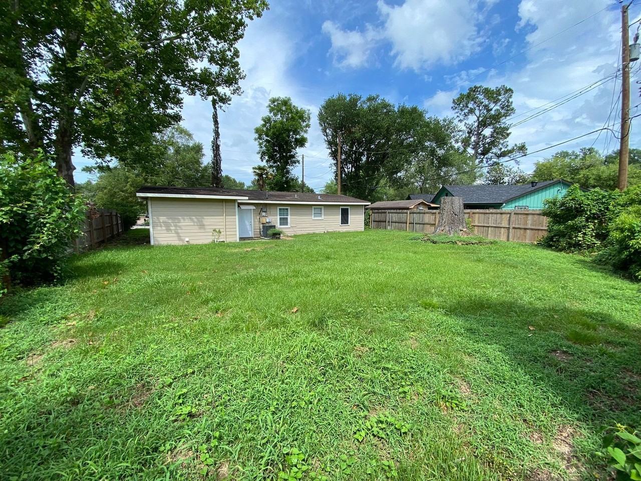 403 Bluebonnet Dr - Photo 4 of 22