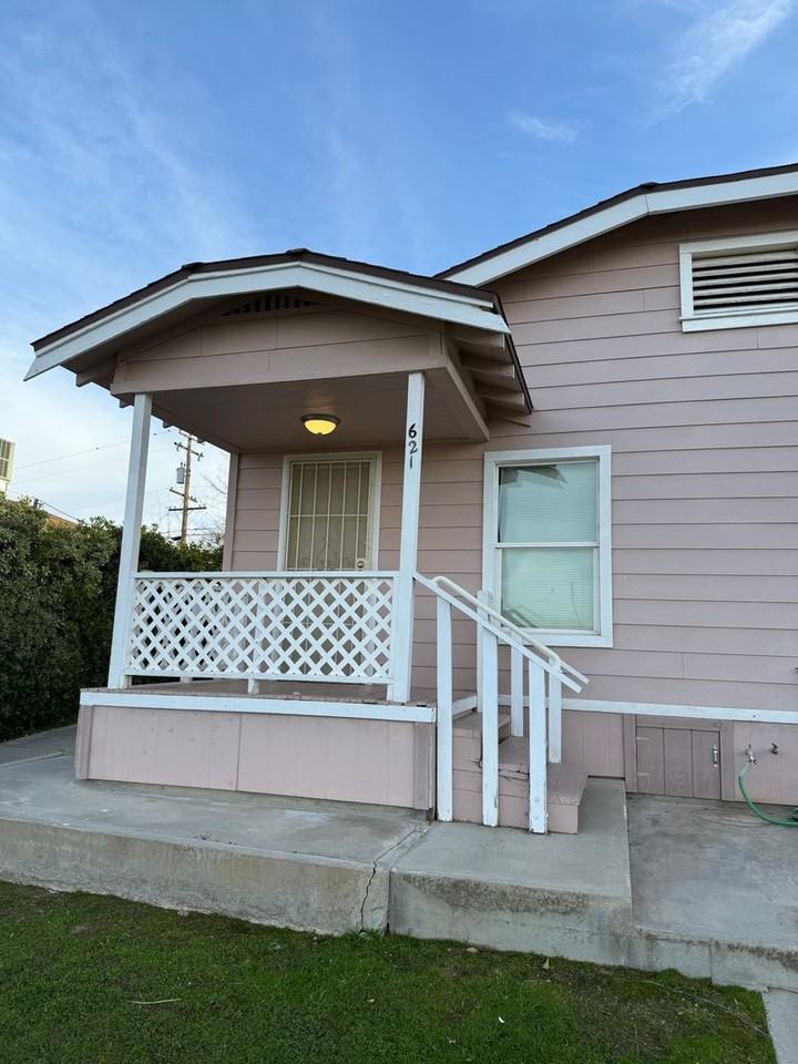621 Philippine St - Photo 2 of 14