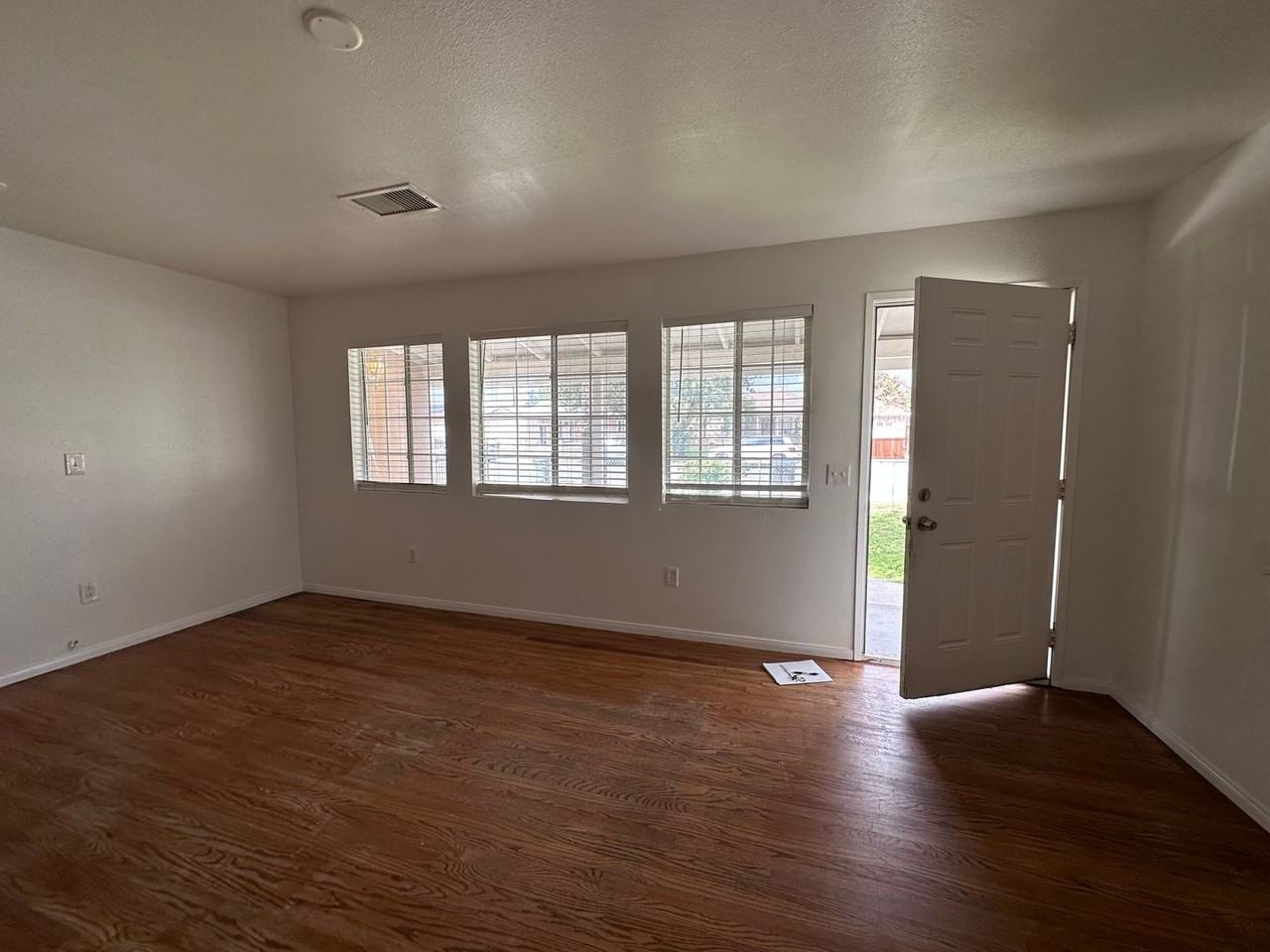 1093 Johns Rd - Photo 2 of 7