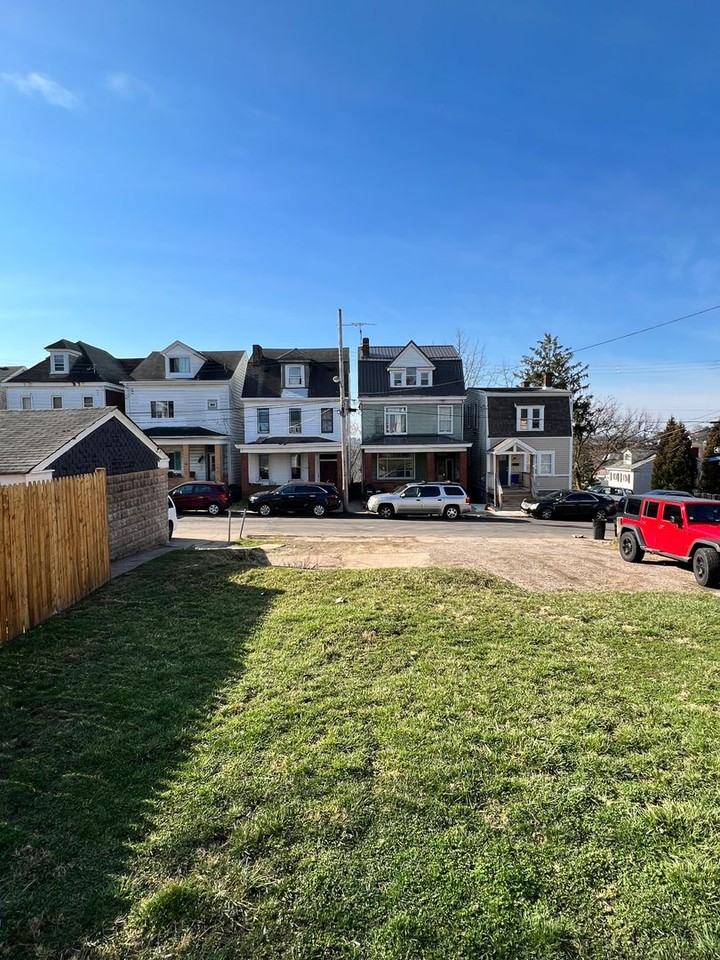 2406 Arlington Ave - Photo 6 of 45