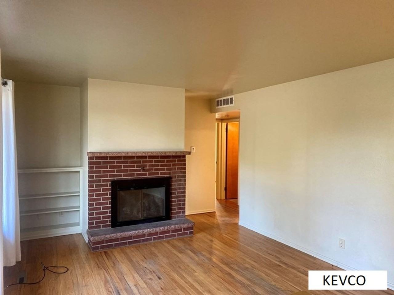 1029 Briarwood Rd - Photo 2 of 15