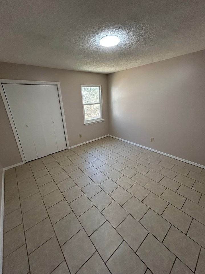 150 Bennett Cir - Photo 5 of 7