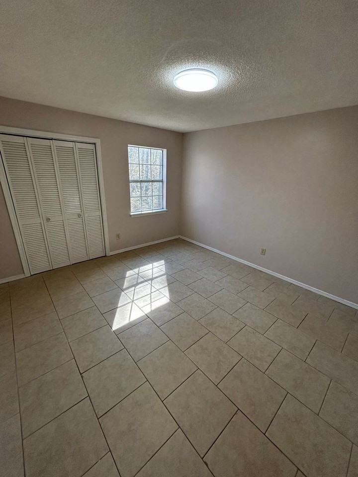 156 Bennett Cir - Photo 5 of 7