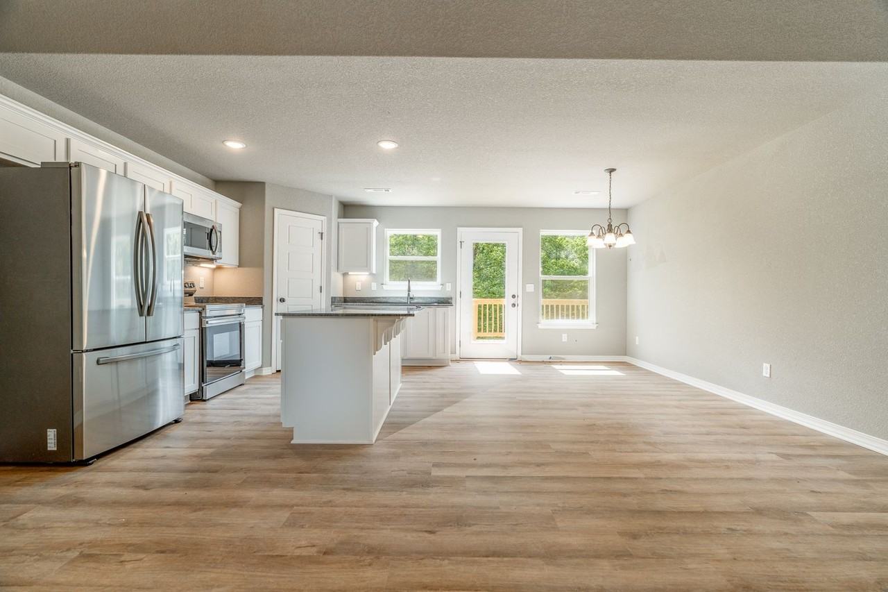 5 Hutchinson Ln - Photo 6 of 23