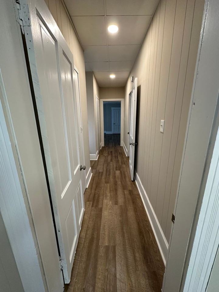 901 E Oak St - Photo 4 of 20