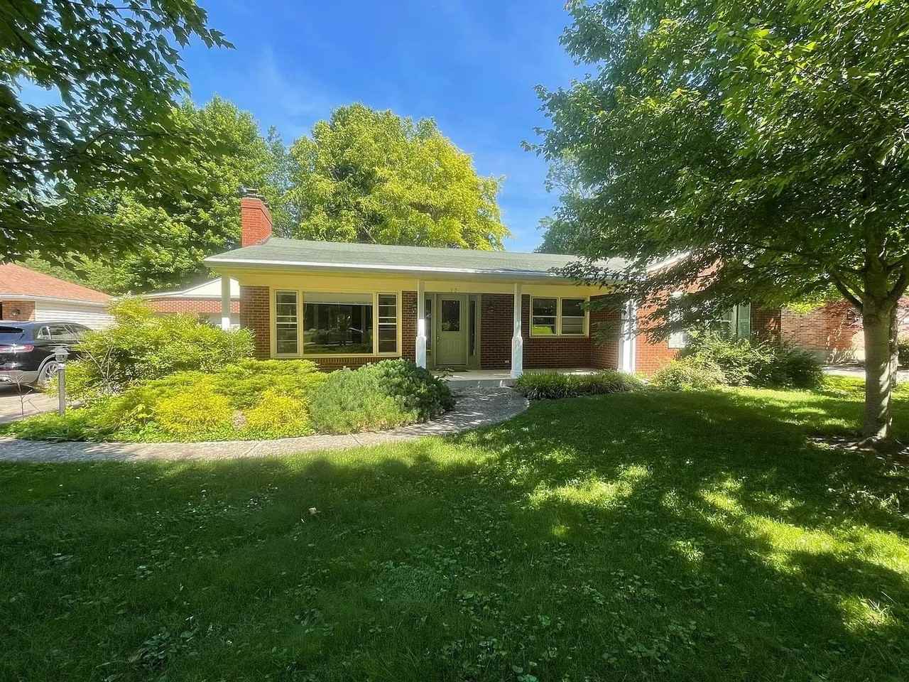 57 Sterling Rd - Photo 2 of 24