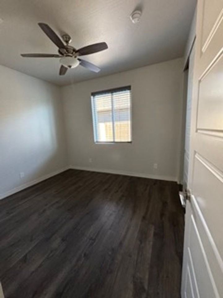 1673 Stratford Pl - Photo 3 of 10