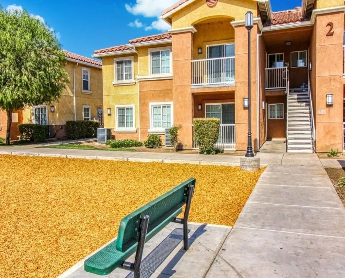 Summerview Apartments - Photo 3 of 8