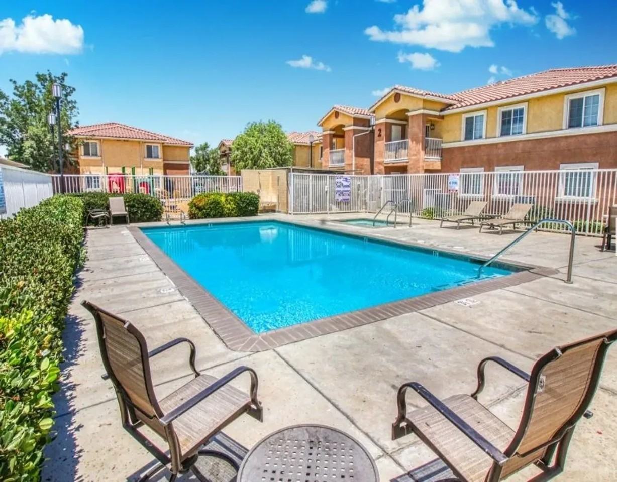 Summerview Apartments - Photo 4 of 8