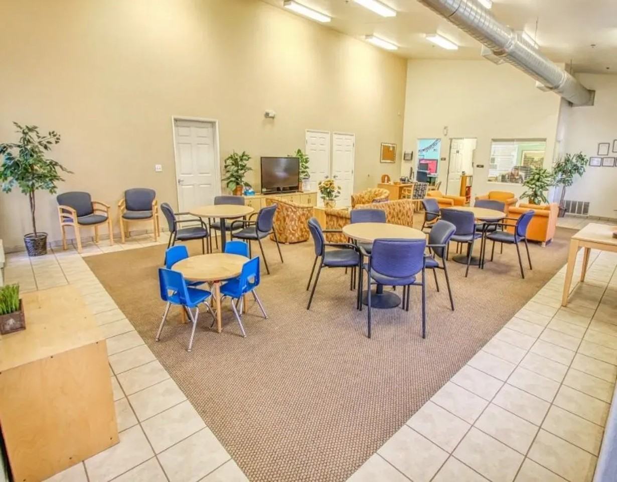 Summerview Apartments - Photo 5 of 8