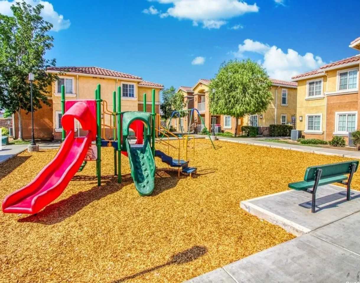 Summerview Apartments - Photo 6 of 8