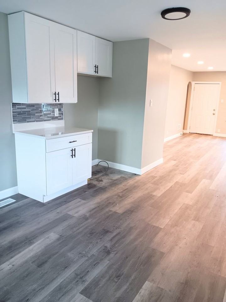 313 E 49th Ave - Photo 4 of 16