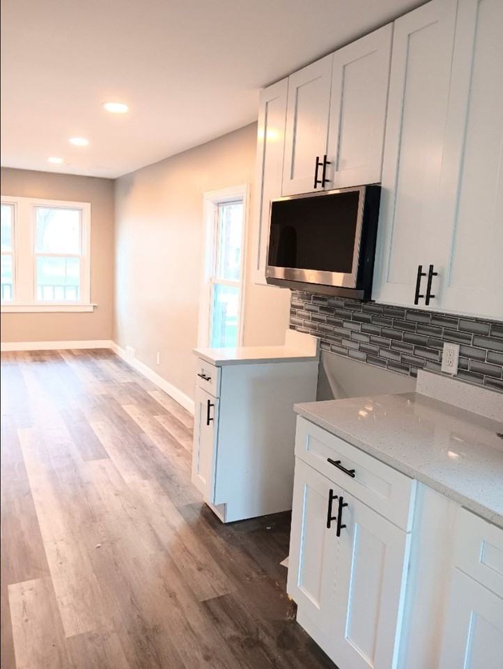 313 E 49th Ave - Photo 5 of 16