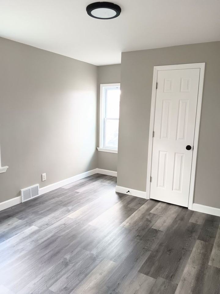 313 E 49th Ave - Photo 7 of 16