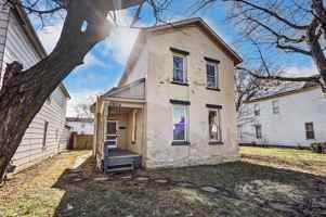 featured image of 2826 E 2nd St