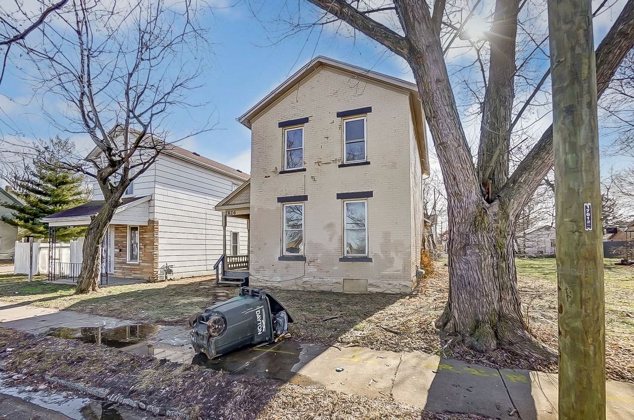2826 E 2nd St - Photo 2 of 27