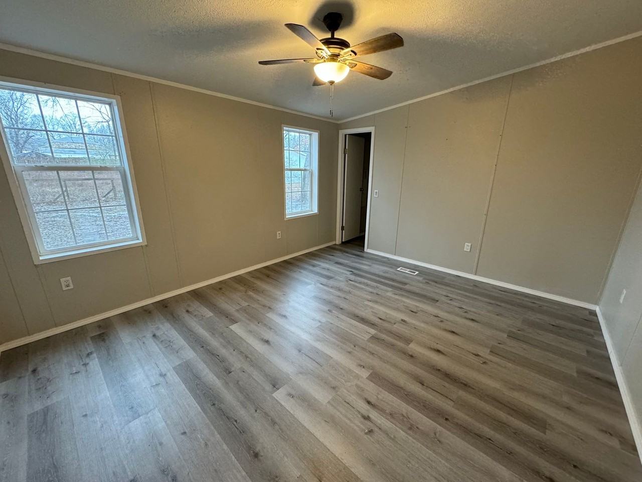 165 E Saint Charles St - Photo 5 of 10